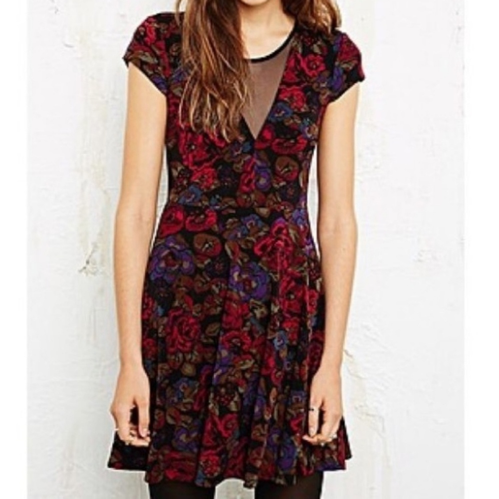 🤩 SALE NWOT Kimchi Blue floral print dres size M